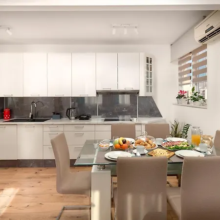 Adriatic Skyline Apartment *